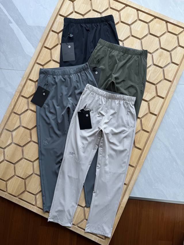 Arc’Teryx 始祖鸟经典速干机能裤来了！柜子2000+门店都已经断码！！！ 户外功能性满满！轻量化，防晒抗撕裂！强烈推荐给大家！面料是核心，科技速干面料