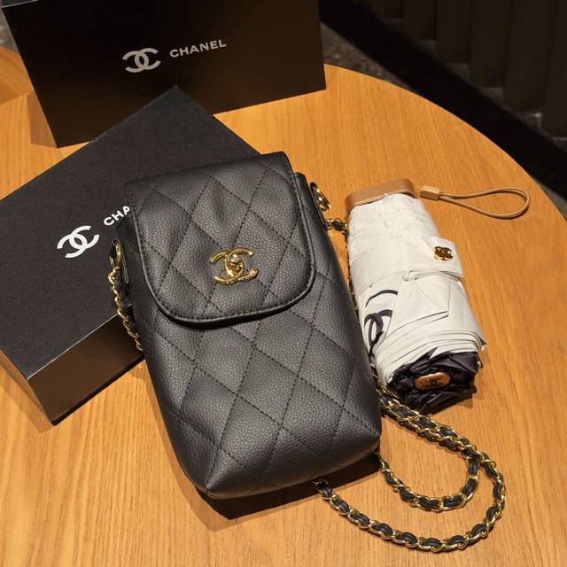 Chanel香奈儿 拼接五折小巧 配送链包 配套包装盒 链包可放手机 时尚博主人手一套，造型神器！出片率极高！自带高级感！伞包双C五金！细节完爆 雨伞遮阳伞太阳