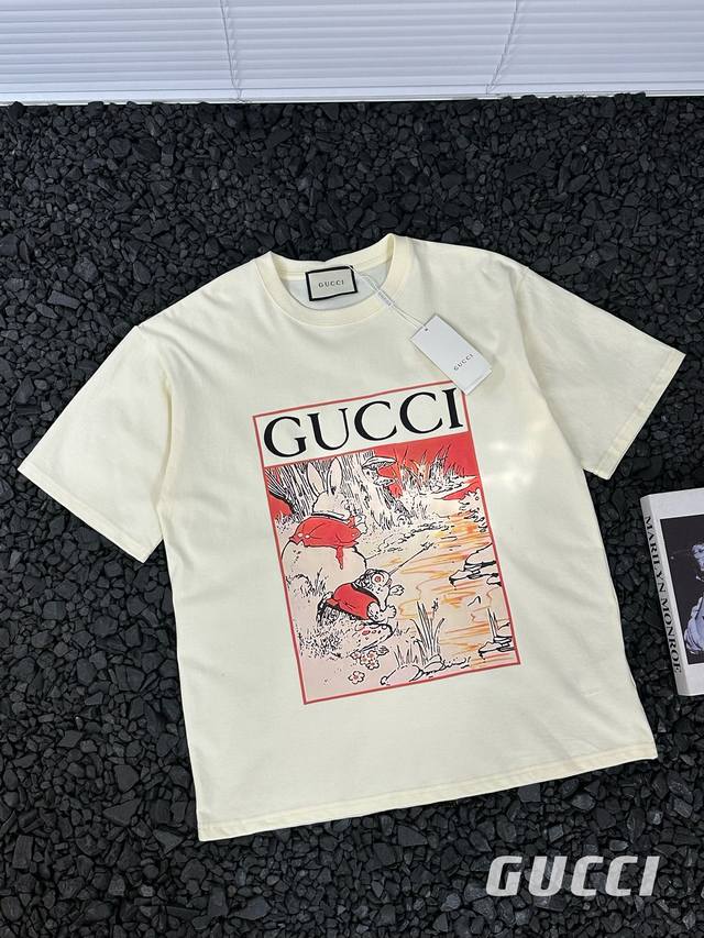 Gucci 古驰 24Ss夏季新款童趣图案字母Logo印花短袖T恤 热度款Tee！潮男潮女必备单品！可随意穿搭！对色对位直喷工艺！图案呈现出来立体感效果非常棒！