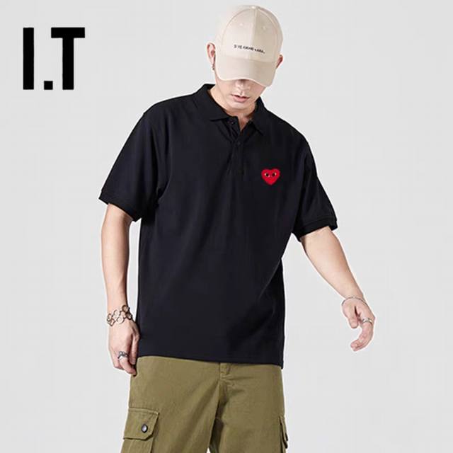 Play 川久保玲 日系夏季爱心限定款纯色情侣Polo衫 日本发售780，淘宝代购也要600多。Play 系列中的抢手热卖款式，低调的在左胸前袖有一颗小爱心，十