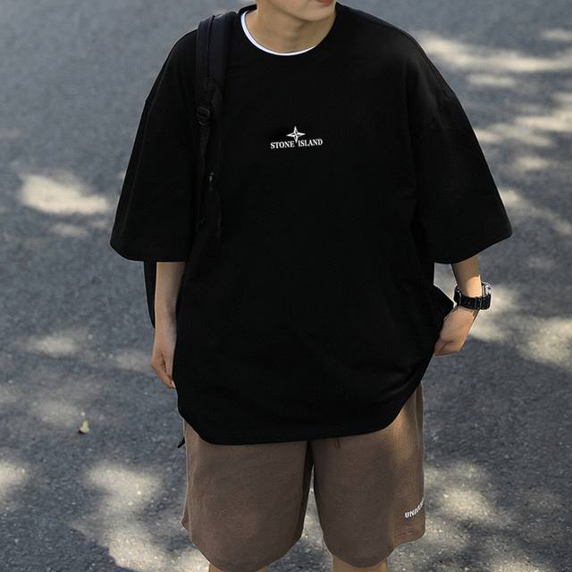 Stone Island 石头岛25Ss新款印花短袖情侣装T恤潮 采用260克定制精梳棉，上身有型！倍有质感！ 印花采用进口浆料印花！颜色鲜艳逼真！逼格满满，档