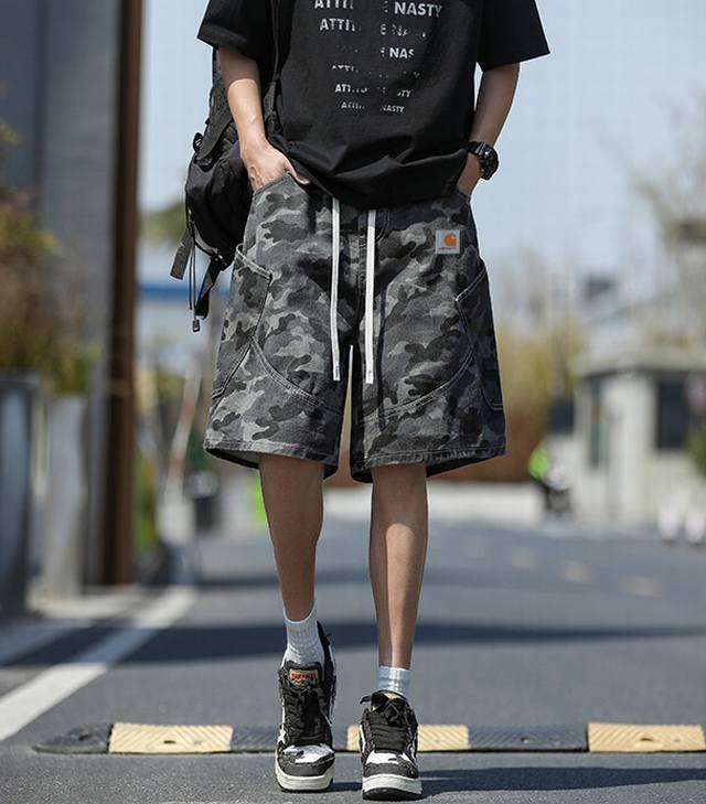 上新 Carhartt 卡哈特美式迷彩工装短裤， 男女同款 ，海外限量款纯色五分裤，25Aw卡哈特最新款，简约大方日常通勤首选，辨识度更高，宽松廓型 ，男女都可