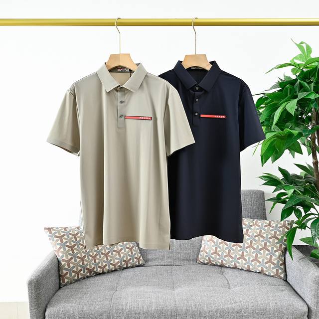 上新， 报单号：23601# 经典珍品！普拉达Pr*Da25S夏季新款男士冰丝无痕短袖Polo衫！高颜值商务休闲通勤款！自带垂感！ 御用冰感科技面料！定制进口丝