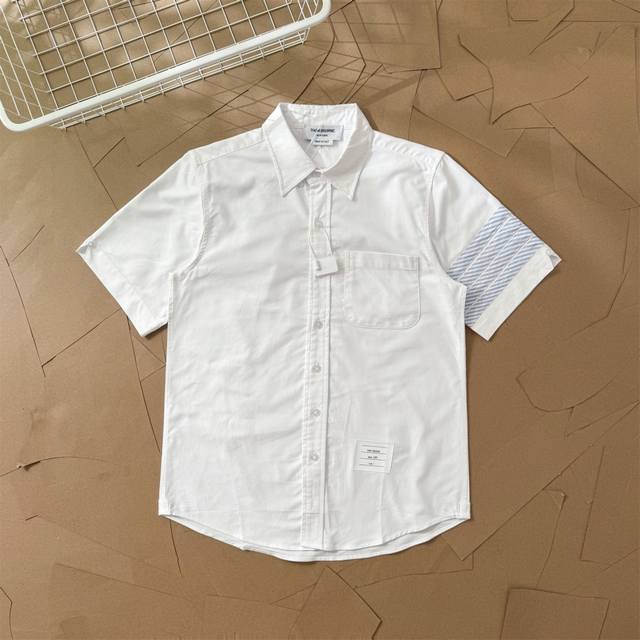 Tb新款牛津纺单袖斜纹四道杠短袖衬衫 T07 Thom Browne 汤姆布朗. Tb衬衫短袖牛津纺单袖条纹四条杠短袖白衬衣 意大利制造产地小标 Tb牛津纺 %