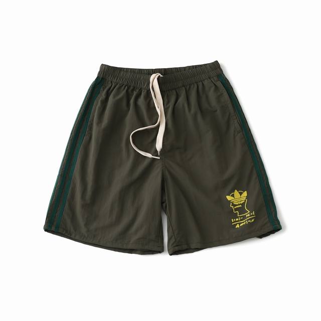 Adidas Originals X Brain Dead 脑死亡联名款 休闲短裤 男女同款 经典的三条杠设计元素 定制原版面料 内置透气网布 植绒Logo经静