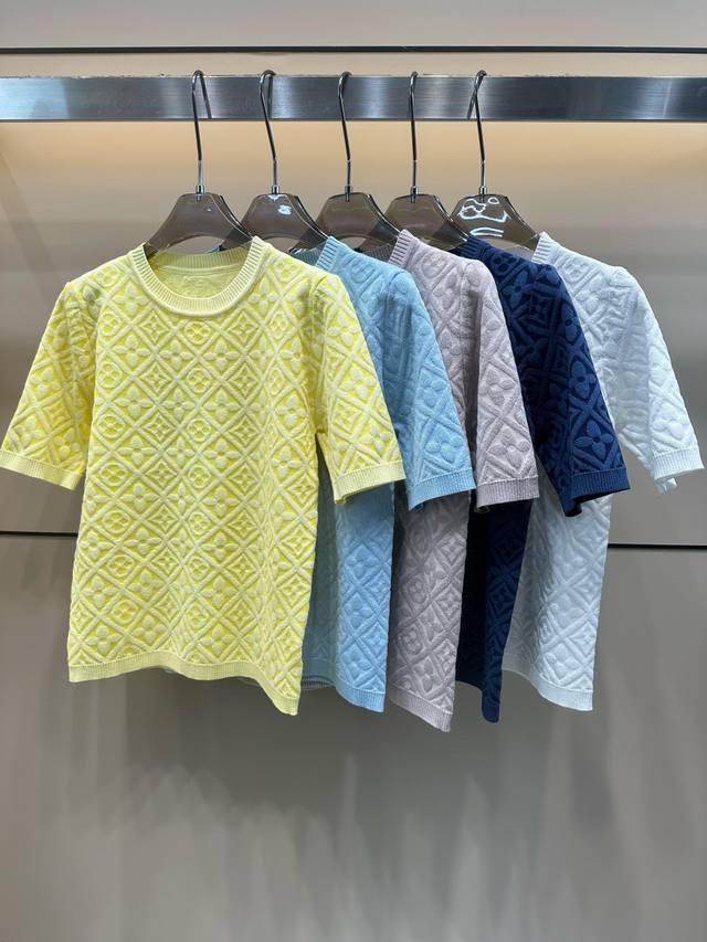 Louis Vuitton Lv 驴家菱格四叶草立体提花针织短袖 款号：25670106104 颜色：图片色 尺码：均码 80-125斤
