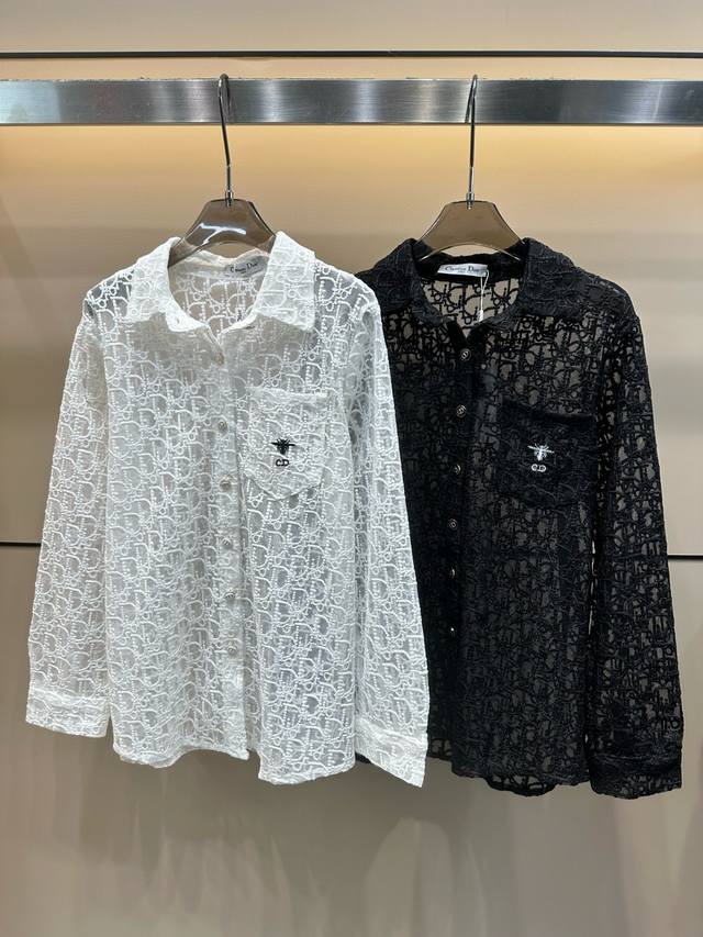 Dior迪奥口袋Cd小蜜蜂刺绣定制纽扣老花提花蕾丝衬衫 款号：25670106101 颜色：白色 黑色 尺码：均码 80-125斤