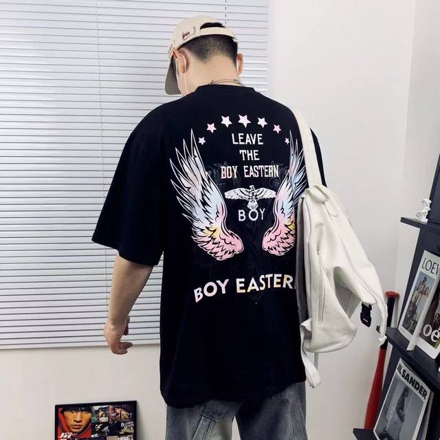 上身细节图# Boy London25飞鸟绮梦大翅膀情侣短袖Tee男女同款 超高版本 经典图案设计 立体外凸印花 天使环绕翅膀英文Logo吸睛有型！面料由品牌面