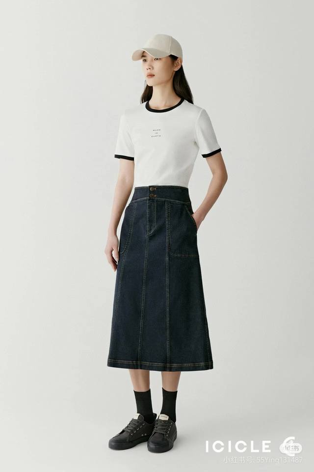 小禾家同款！“地球制造”字母棉T 颜色：白色 尺码：S，M，L，Xl，Xxl 面料：44.7%棉，47.3%再生纤维素纤维 ，8%氨纶 胶印字母川简风撞色边棉T