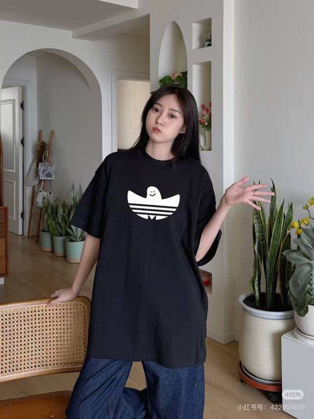 Adidas 阿迪达斯 25Ss 三叶草卡通 印花短袖 高版本 重工 短袖T恤 顶级用料 限量发售！ 面料：250克 双纱双股用料 预缩定型 具有良好的吸汗性.