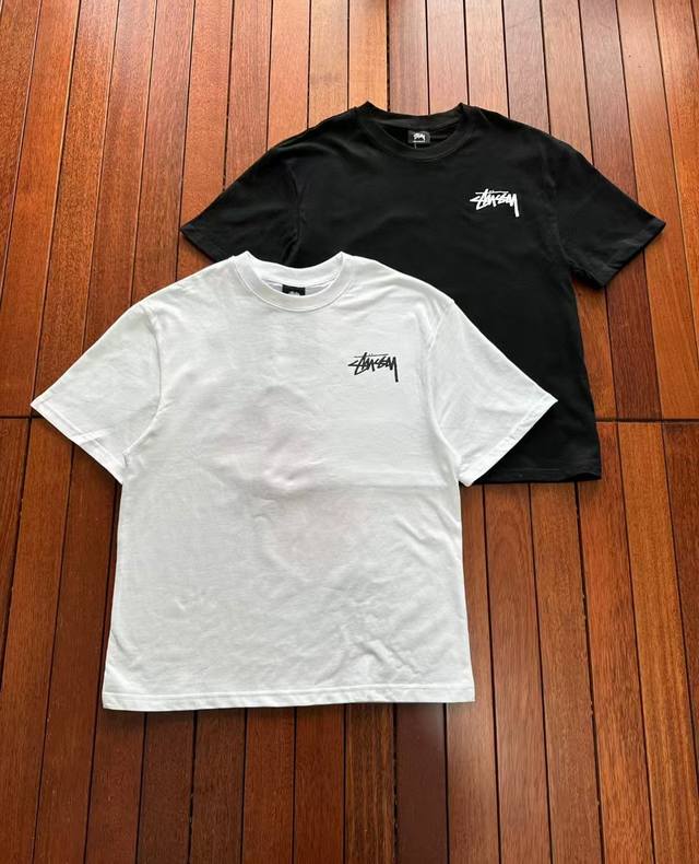 Stussy 斯图西25Ss 色子印花短袖 高版本 重工 短袖T恤 顶级用料 限量发售！ 面料：250克 双纱双股用料 预缩定型 具有良好的吸汗性.可以保持干爽