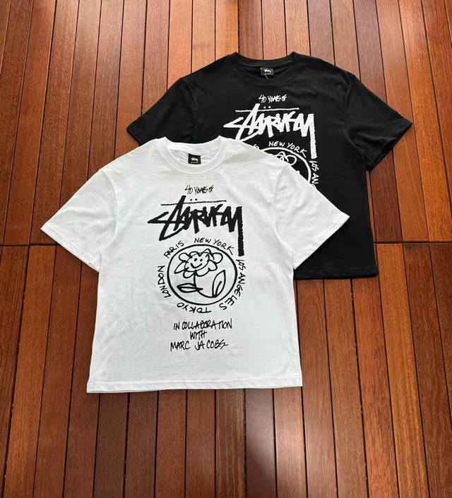 Stussy 斯图西25Ss 花朵印花短袖 高版本 重工 短袖T恤 顶级用料 限量发售！ 面料：250克 双纱双股用料 预缩定型 具有良好的吸汗性.可以保持干爽