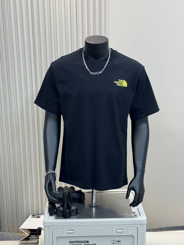 The North Face 北面 25Ss Tnf后背大鱼印花男女情侣圆领短袖T恤 小红书热门爆款，明星网红同款穿搭，男女日常通勤穿搭必备单品！ 高品质260