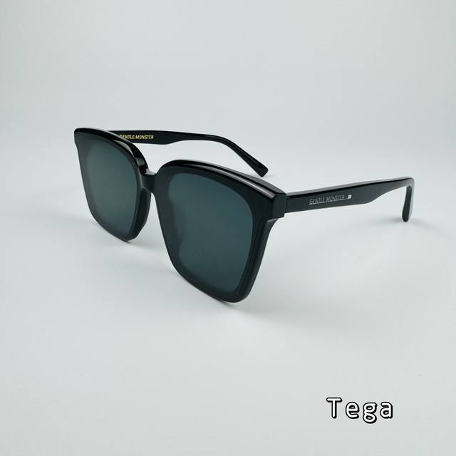 供 1:1顶级版本 货号：Jh282817 型号: Tega Gentle M0Nster 年最新款出炉啦，今年夏天人手必备的一款墨镜 #Tega新款方形墨镜，