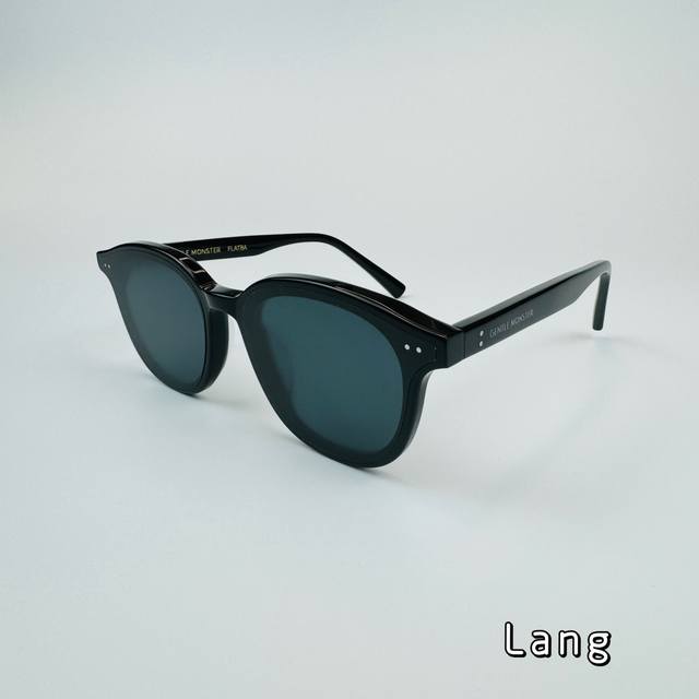 供 1:1顶级版本 货号：Jh282811 型号: Lang 泫雅、肖战、Jennie、女主同款墨镜！ 小脸的宝宝们看这里这是一款属于你们的墨 镜镜框比上面的四