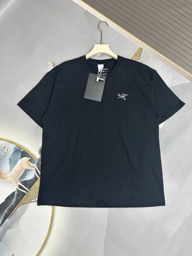 细节图 Arc‘Teryx 始祖鸟日版柜子在售款基础款胸口刺绣Logot恤 短袖男女同款采用日本百灵达万针刺绣 刺绣不连线 这T恤我爱它一万年啊啊！！300G重