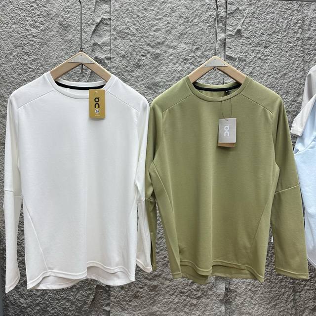 春季上新 昂跑On男士都市户外休闲运动长袖，典雅棉，高级面料，多模块立体拼接剪裁，背后反光点。 M后中长67胸围103袖长72 L后中长69胸围107袖长73