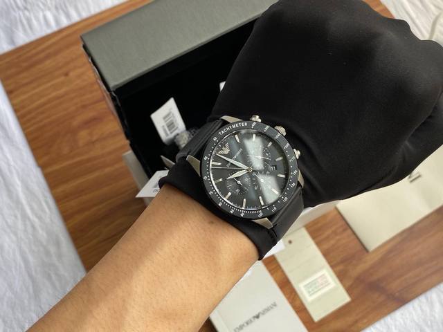 Emporio Armani 阿玛尼 黑骑士三眼计时日历时尚简约气质石英手表Ar11243 都市新贵，型格兼具 时尚三眼X酷黑表盘搭配银色刻度和别致三表冠彰显独