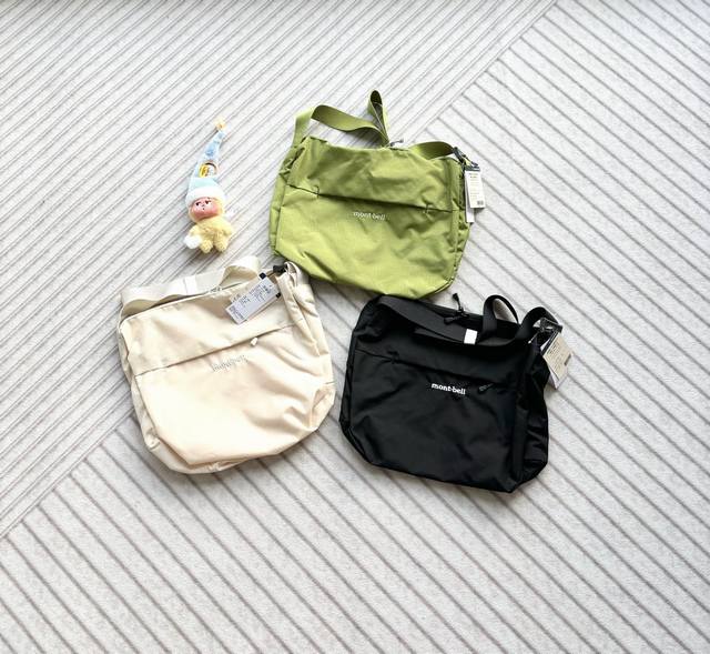 原厂跟单 美山 Montbell 6L 日本25年夏季新品包王 肩轻便斜挎包 单肩背包 男女同款 尺寸：30*39*14Cm，6L 配色：百里香绿 象牙白 黑色