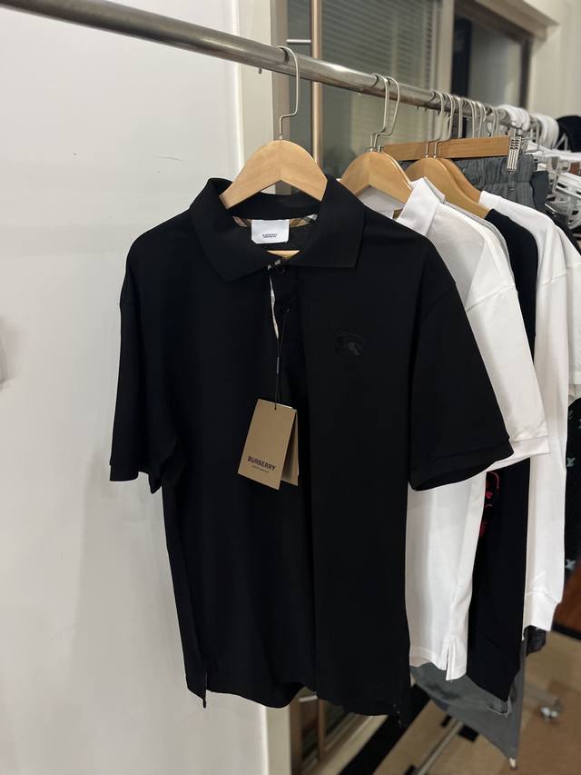 Burberry巴宝莉2025新款男女翻领刺绣Logo休闲短袖Polo衫 一如既往的硬货，爆款海外版朋友们，胸前战马刺绣，低调的奢华！高端大气的做工等级！！无与