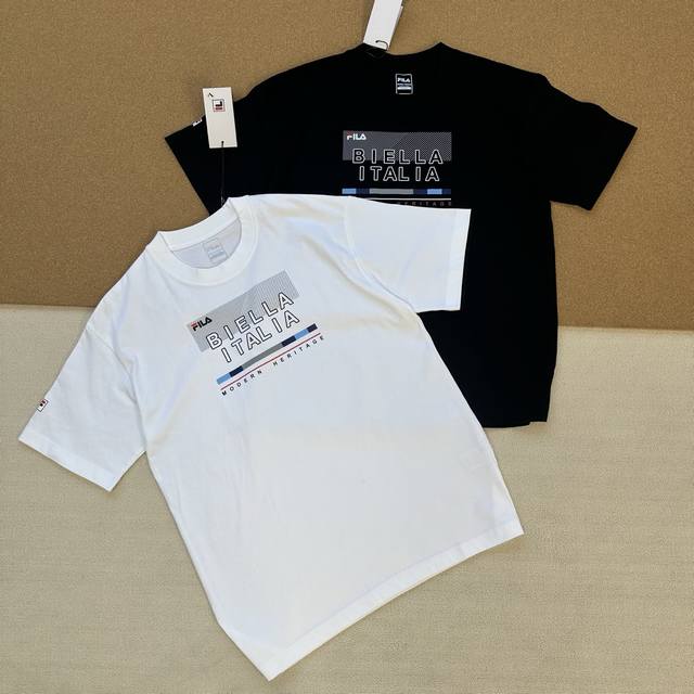 斐乐 Fila 25Ss夏季新品柜子同款字母印花短袖T恤 情侣款 颜色：黑色 白色 尺码：M-3Xl 小红书热门爆款，明星网红同款穿搭，男女日常通勤穿搭必备单品