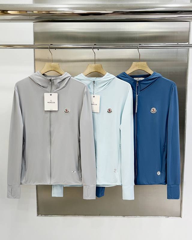 Moncler 蒙口情侣防晒衣夏季2025新款冰丝防紫外线罩衫户外短款外套透气轻薄长袖 采用Upf70的防紫外线原纱冰丝，面料新升级，透气又防晒！ 防晒衣日常非