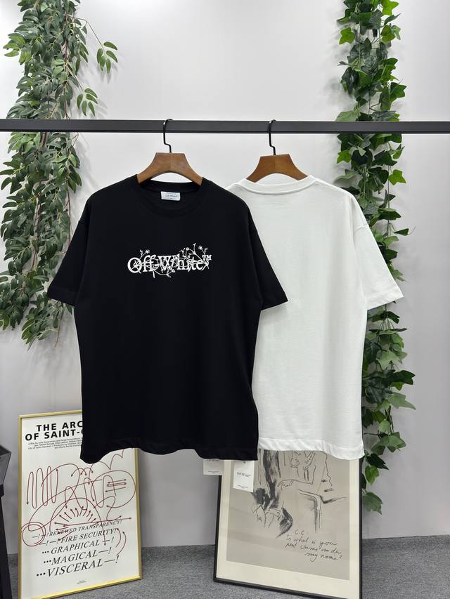 2025Ss春夏新款 品牌：Off-White 花朵标语款短袖T恤！ 颜色：白色 黑色 尺码：S-M-L-Xl 男女同款 面料：采用定制260克32织纯棉双纱面