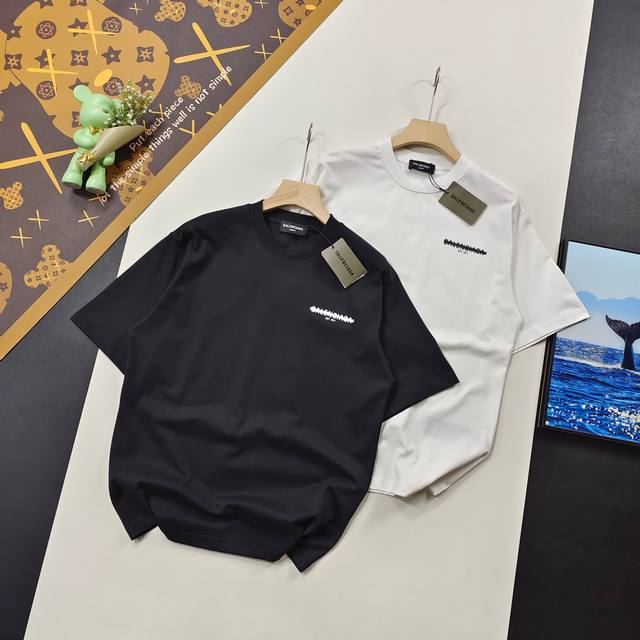 尺码Xs-L经典爆款 Balenciaga 巴黎世家短袖T恤2025夏季新品封条字母Logo印花短袖T恤 本市场No.1的质量 真正天花板品质 全部原版开发注意