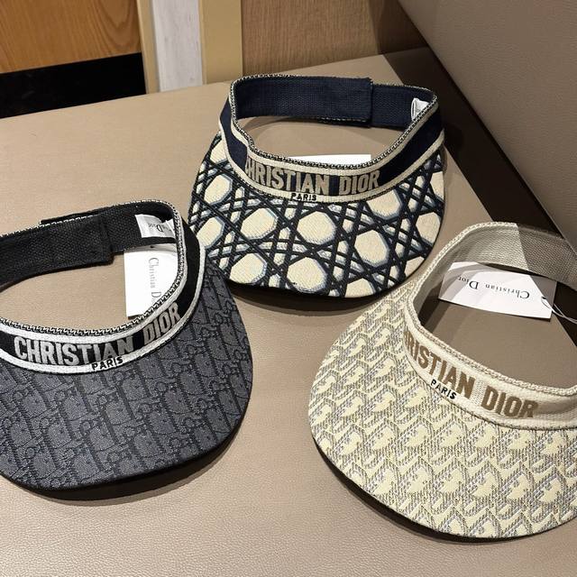 迪奥Dior 新款英式运动款重工定制款1:1原单品质 男女通用空顶帽 绵麻地质面料 原版质量专柜 3色