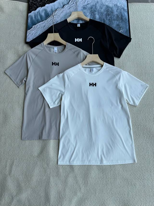 夏季新款Hh休闲时尚冰丝速干短袖T恤！ 定制定染 经过高温缩水 保证不掉色 不变形 亲肤舒适手感质感超级棒 吸汗透气效果佳！带有爽滑细腻手感 面料触感非常舒服