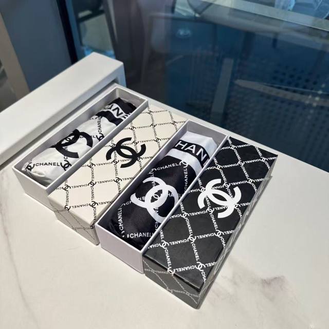 五折伞！Chanel 香奈儿 五折手动折叠晴雨伞 选用台湾进口Uv防紫外线伞布 原单代工级品质