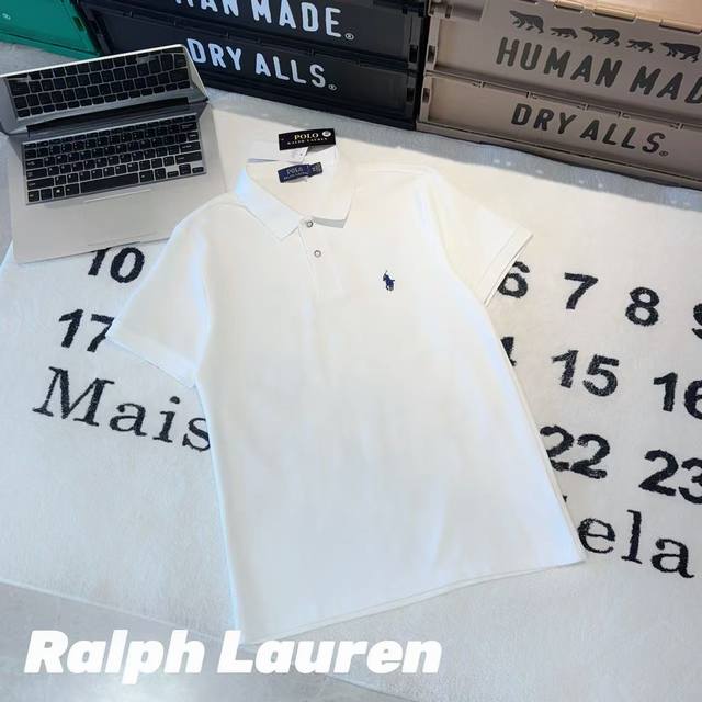 Ralph Lauren拉夫劳伦翻领Polo衫 -面料：采用原版一比一定织定染索罗娜面料。 -辅料：原版拆解开发，一比一定制的小标，领标，水洗，吊牌，五金等等。