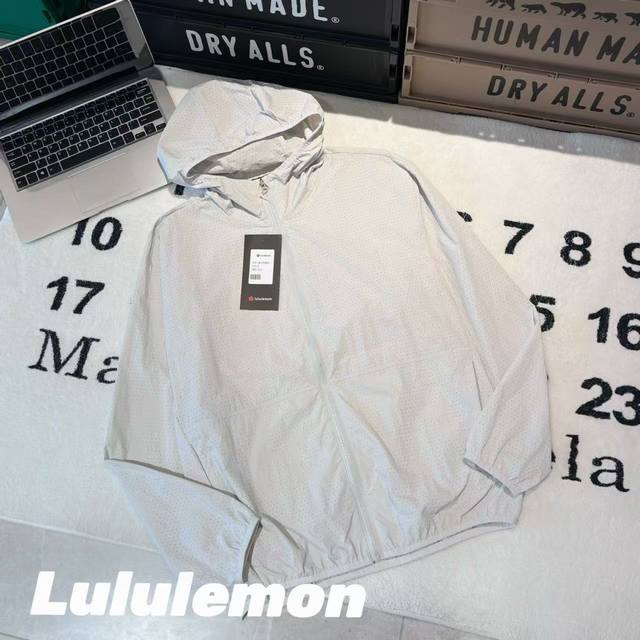 Lululemon露露乐蒙 新款Upf2600抗Uv超防晒激光打孔连帽皮肤衣 -面料：采用原版一比一定织定染采用超轻量化面料。薄如蝉翼，轻便舒适，防风防泼水超U