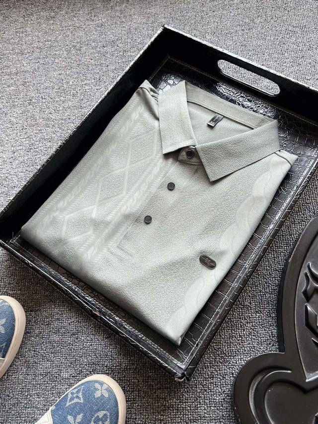 顶奢冰氧玉蚕丝！ 人气爆款！Kolon 克隆专柜新品高奢暗纹提花薄荷绿冰氧玉蚕丝无痕短袖Polo衫！恒隆在售万元级，款号：2576 可隆家今年最新冰氧玉蚕丝面料