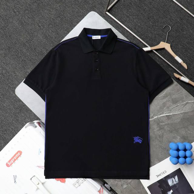 上新 顶级复刻 高端定制 Burberry 巴宝莉 新款蓝色刺绣战马翻领Polo衫休闲短袖T恤 款号：624023 颜色：黑色 白色 购入原版开模打造，全套定制