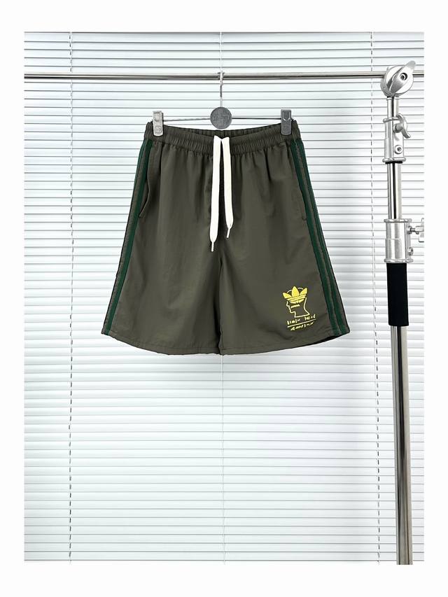 阿迪脑死亡短裤 绿色 S-Xl Adidas Originals X Brain Dead 三叶草脑死亡联名款 Ss 时尚柔软舒适运动休闲三条杠短裤 男女同款