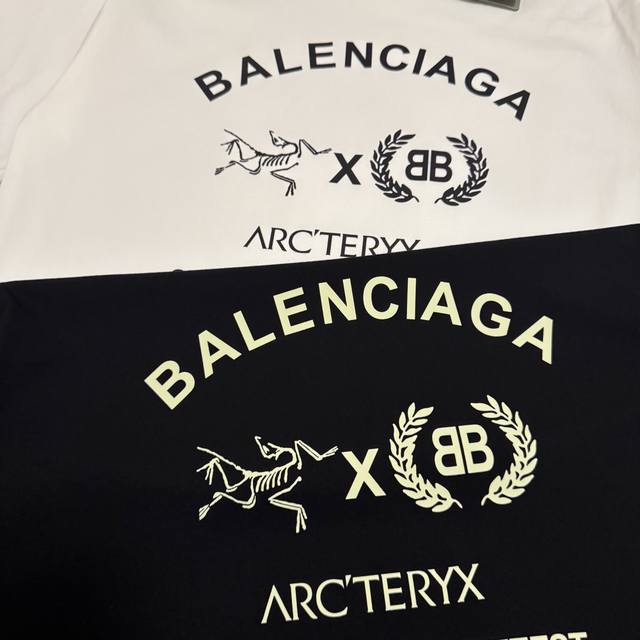 始祖鸟巴黎世家联名短袖，炸街神衣来了 始祖鸟Arc'teryxbalenciaga巴黎世家的联名王炸？这款情侣款短袖简直杀疯了！ 始祖鸟的户外机能风碰撞巴黎世家