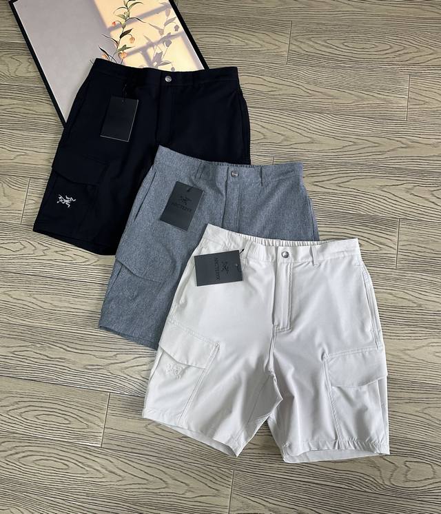 Arc'teryx 始祖鸟 三色Rampart Shorts系列户外工装休闲通勤 机能短裤 男女同款 不怕衣服贵，就怕买不好 一分价钱一分货的道理都懂，到手便知