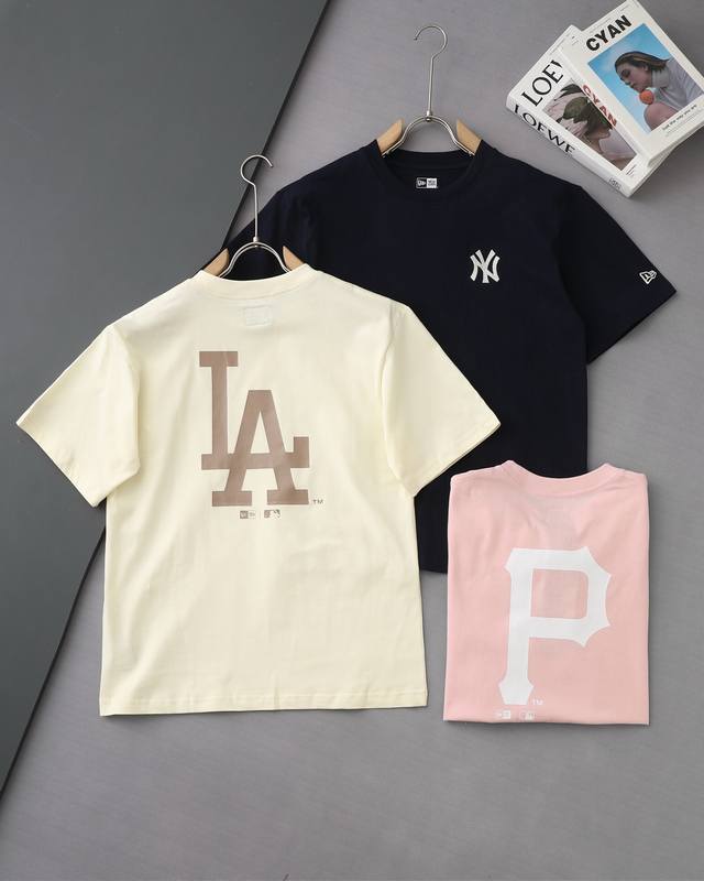 原版复刻 穿上这件New Era&Mlb闺蜜把我拉进代购黑名单！ 姐妹们！刚在健身房被三个辣妹堵更衣室 就为扒我身上这件T恤的链接 警告：穿山寨的姐妹会被踢出闺