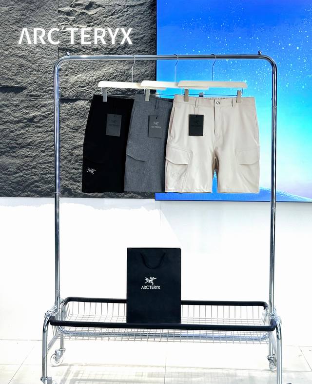 Arc Teryx 始祖鸟 Ramart Shorts系列户外 休闲通勤 机能短裤 男女同款 不怕衣服贵，就怕买不好 一分价钱一分货的道理都懂，到手便知 它是可