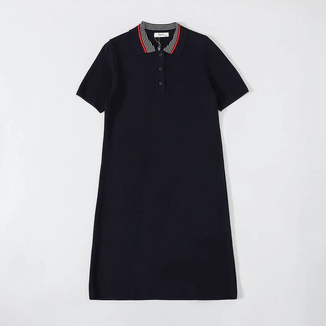 0599 特价福利款 码数全 Hazzys哈吉斯春秋季女士时尚显瘦修身撞色翻领针织休闲连衣裙 优点多多 ①领口针织细密，走线紧致，领口采用条纹撞色设计 ②三粒扣