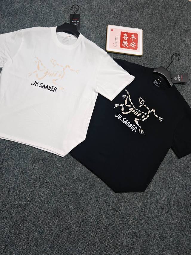 9658 Arc'teryx始祖鸟 个性字母Logo 休闲运动短袖T恤 -前幅的图案是始祖鸟设计款，印花采用进口胶浆工艺，经过对印刷网版进行技术处理，加了牢固度