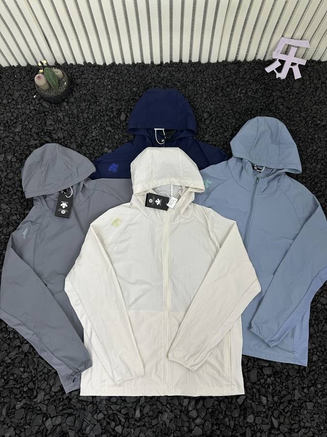Descente 迪桑特25夏季新品！男士户外运动Upf20O+防晒轻量透气梭织皮肤衣 掌柜力荐！线上线下同步！客供梭织面料！轻盈透气顺滑！Upf20O+高效防