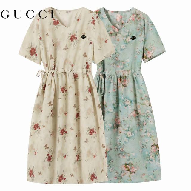 2025 夏！Gucci 古驰小蜜蜂 法式碎花 V 领雪纺连衣裙，演绎女神范 宝子们，2025 年夏天想要秒变女神，这条法式碎花 V 领连衣裙你一定要拥有！ 先