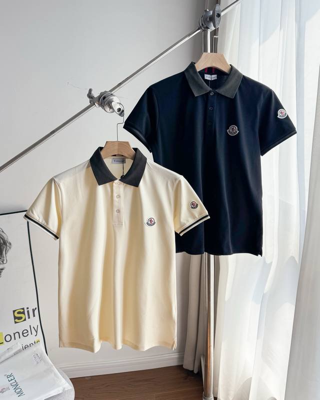 供 顶级复刻 Moncler蒙口官网同步上新 领口织带标识翻领Polo衫 -采用原版Zp一致定制索罗娜双珠地面料 螺纹同缸定染对格对纹零色差 Yb一样克重250