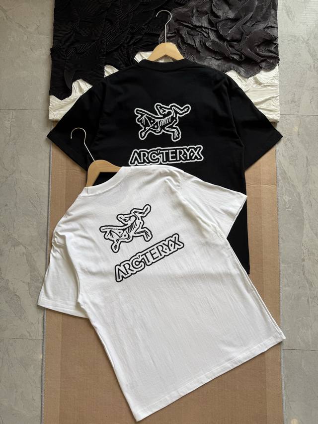 Arc'teryx始祖鸟 后背描边Logo印花 短袖T恤 -面料采用260G纯棉面料，达到透而不露的黄金平衡点，完美规避透视尴尬，成衣尺寸稳定，多次机洗仍能保持