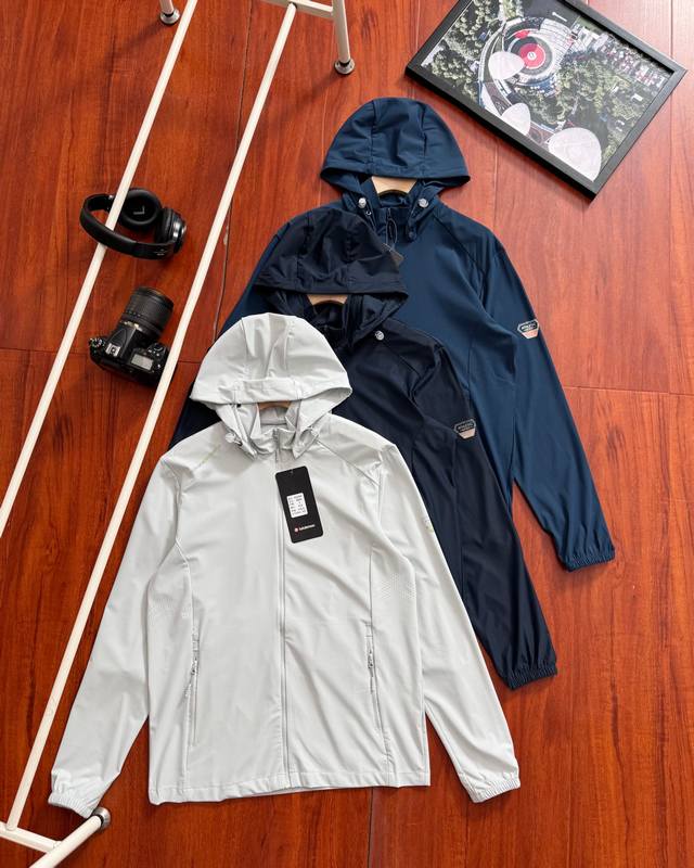 供 原单品质 Lululemon 露露可拆卸连帽防晒衣 皮肤衣 亲肤冰凉的体验感，露家可拆卸连帽皮肤衣，男士夏季防晒服，三色百搭入手，户外推荐入手单品，高端定制