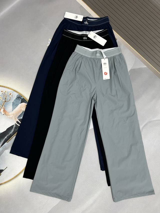 Alo女士新款阔腿裤高腰松紧腰带款封阔腿裤神裤Alo Yoga Suit Up Trouser腰封阔腿裤就是阔腿裤界的天花板！版型堪称一绝，阔腿设计超级藏肉，不