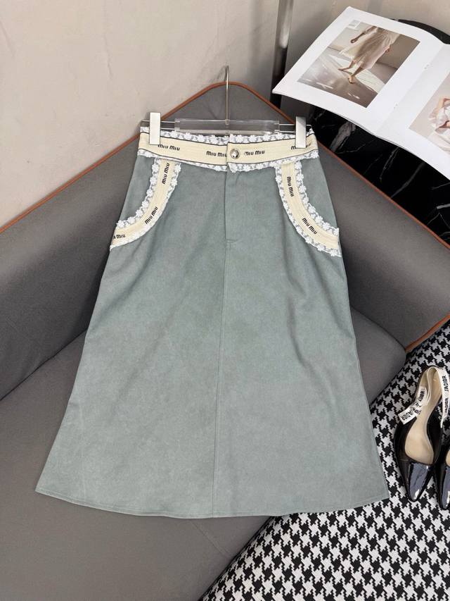 Miumiu缪缪定制字母织带花边拼接半身裙 款号：25670705308 颜色：图片色 尺码：Sml S码80-95斤 M码95- 斤 L码 -125斤