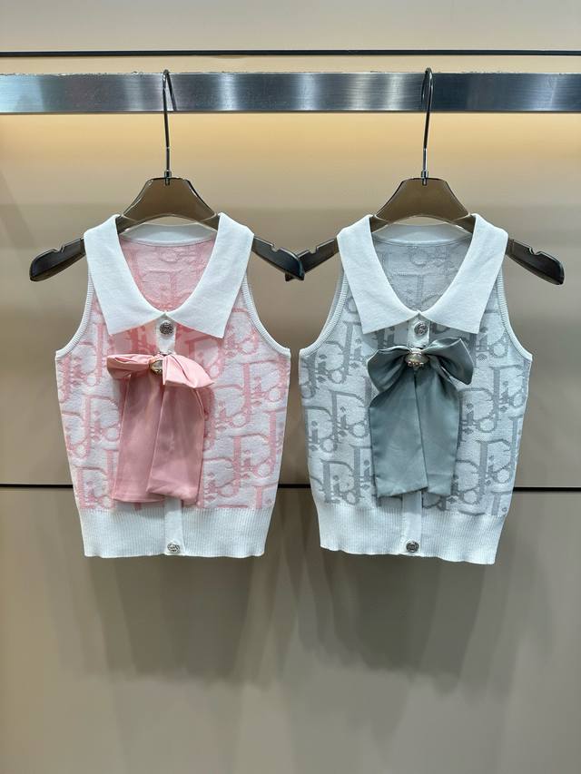 Dior迪奥老花字母提花翻领针织背心配蝴蝶结 款号：25670106179 颜色：粉色 灰色 尺码：均码 80-125斤